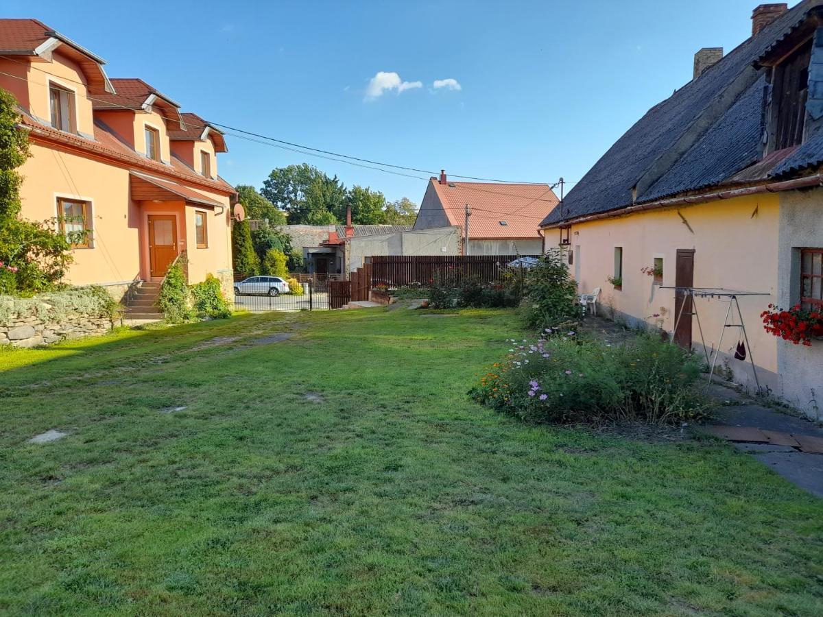 Ubytovani U Machalu Villa Leskovec Nad Moravici Exterior photo